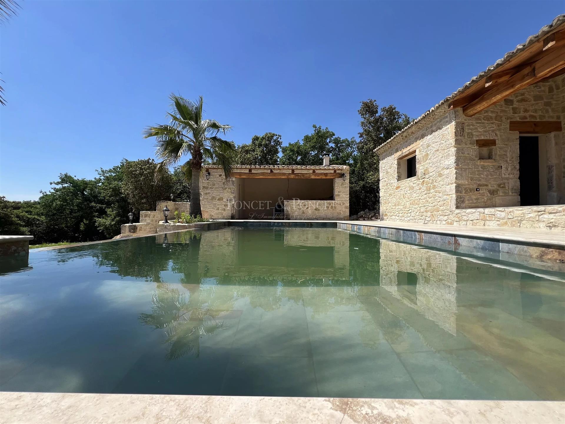 Recently built single-storey home with open views!