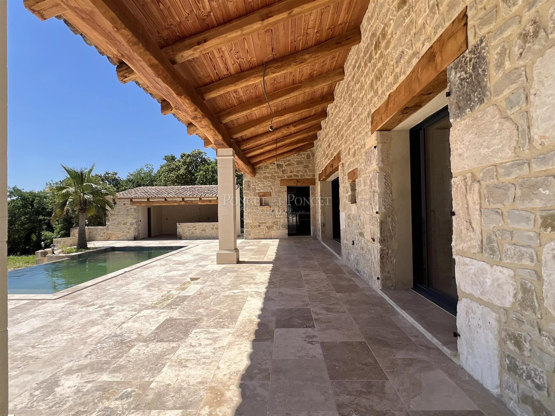 Recently built single-storey home with open views!
