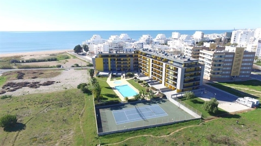 Maravilhoso apartamento de dois quartos na praia com vista para o mar