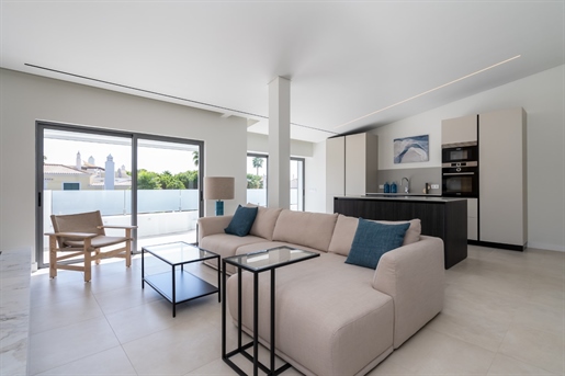 Volledig gerenoveerd appartement met 3 slaapkamers in Vale do Lobo