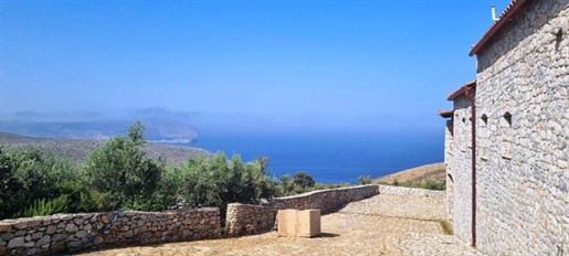 (For Sale) Residential Detached house || Lakonia/Oitylo - 243 Sq.m, 4 Bedrooms, 400.000€