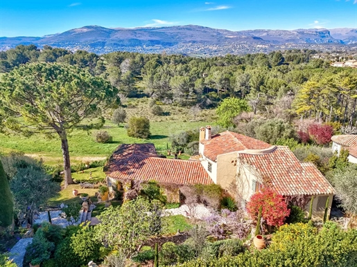 Castellaras le Vieux, villa with panoramic views
