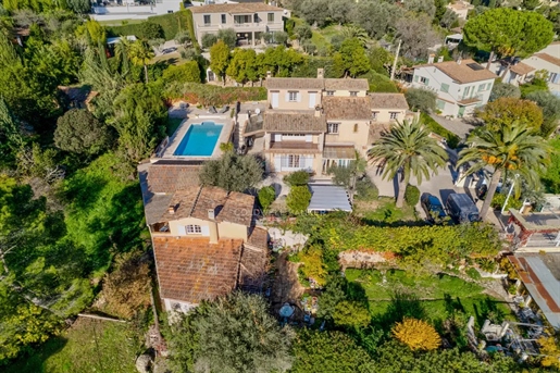 Jolie villa provençale située à Mougins