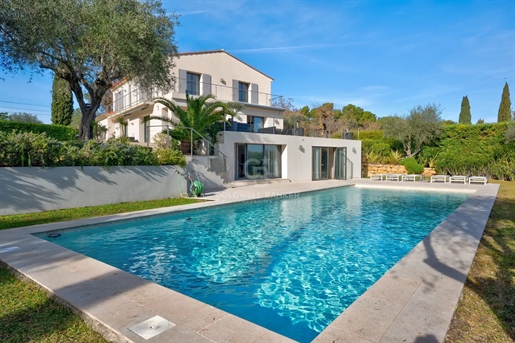 Beautiful villa with Seaview in quiet area close to center of Mougins
