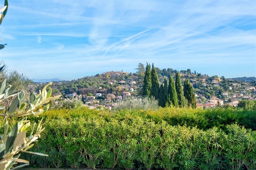 Beautiful villa with Seaview in quiet area close to center of Mougins
