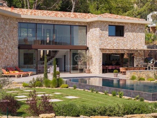 Magnificent brand new villa located in a gated domaine