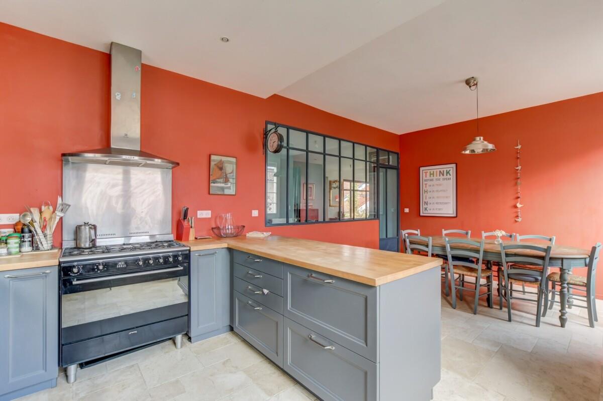 House - Haut Guilhemery - 260m² - 7 bedrooms