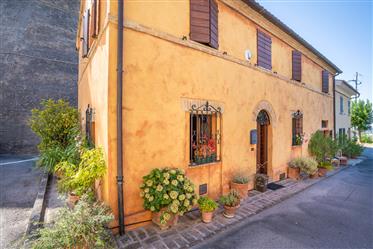 Beautifully renovated house in Medieval Village of Barchi