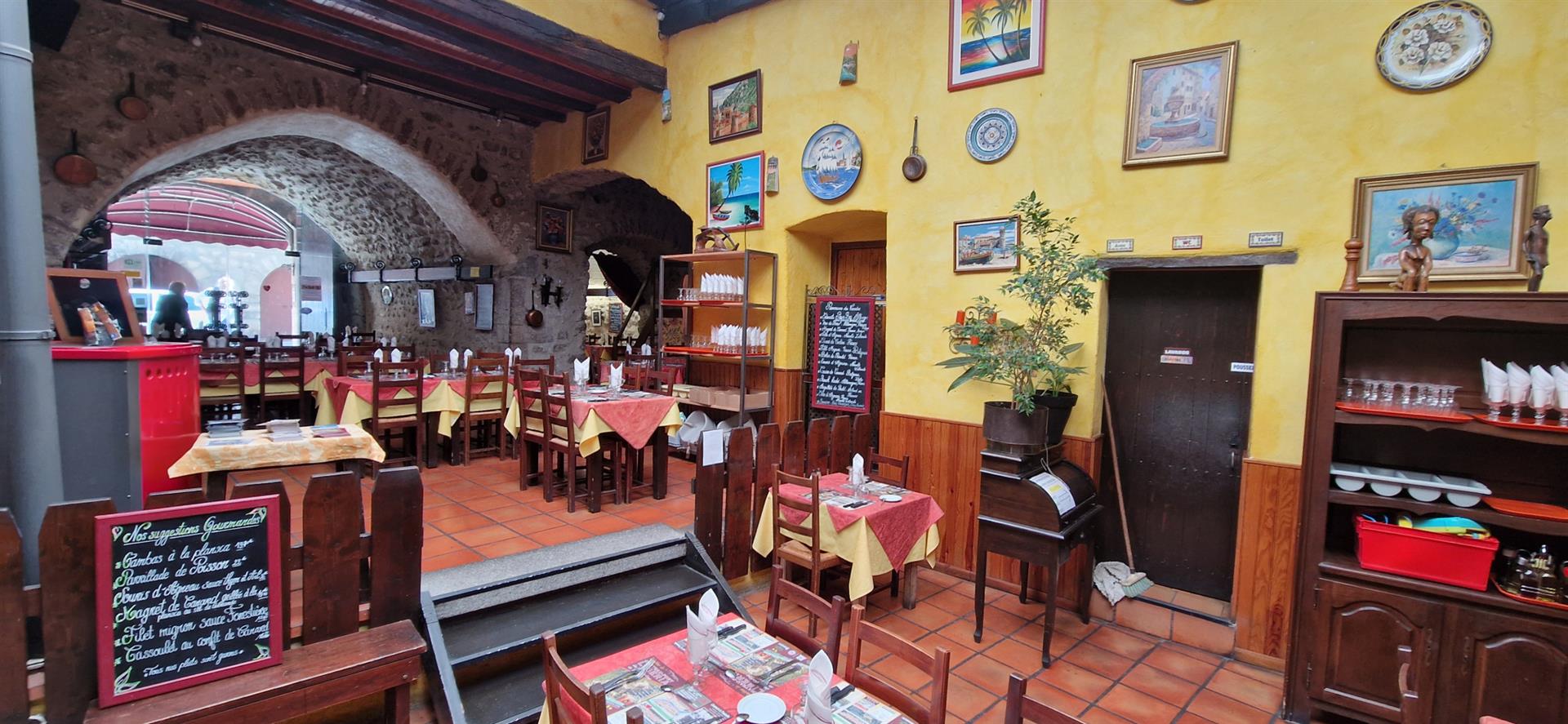 Villefranche de Conflent - Real estate complex for investors