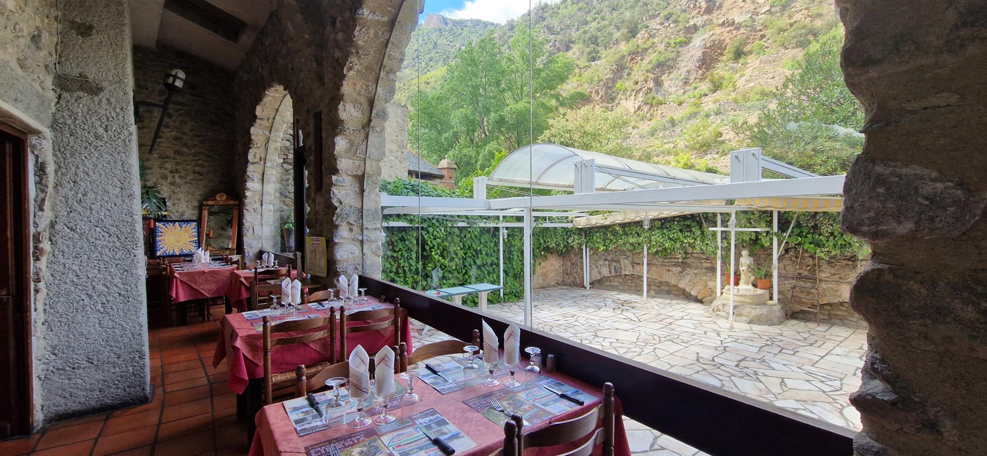 Villefranche de Conflent - Real estate complex for investors