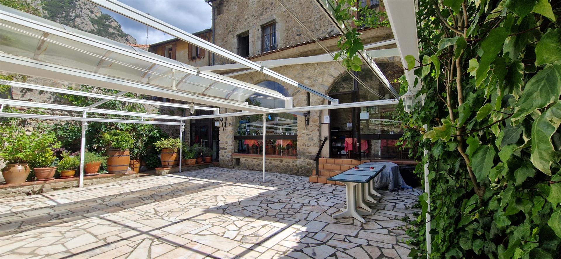 Villefranche de Conflent - Real estate complex for investors