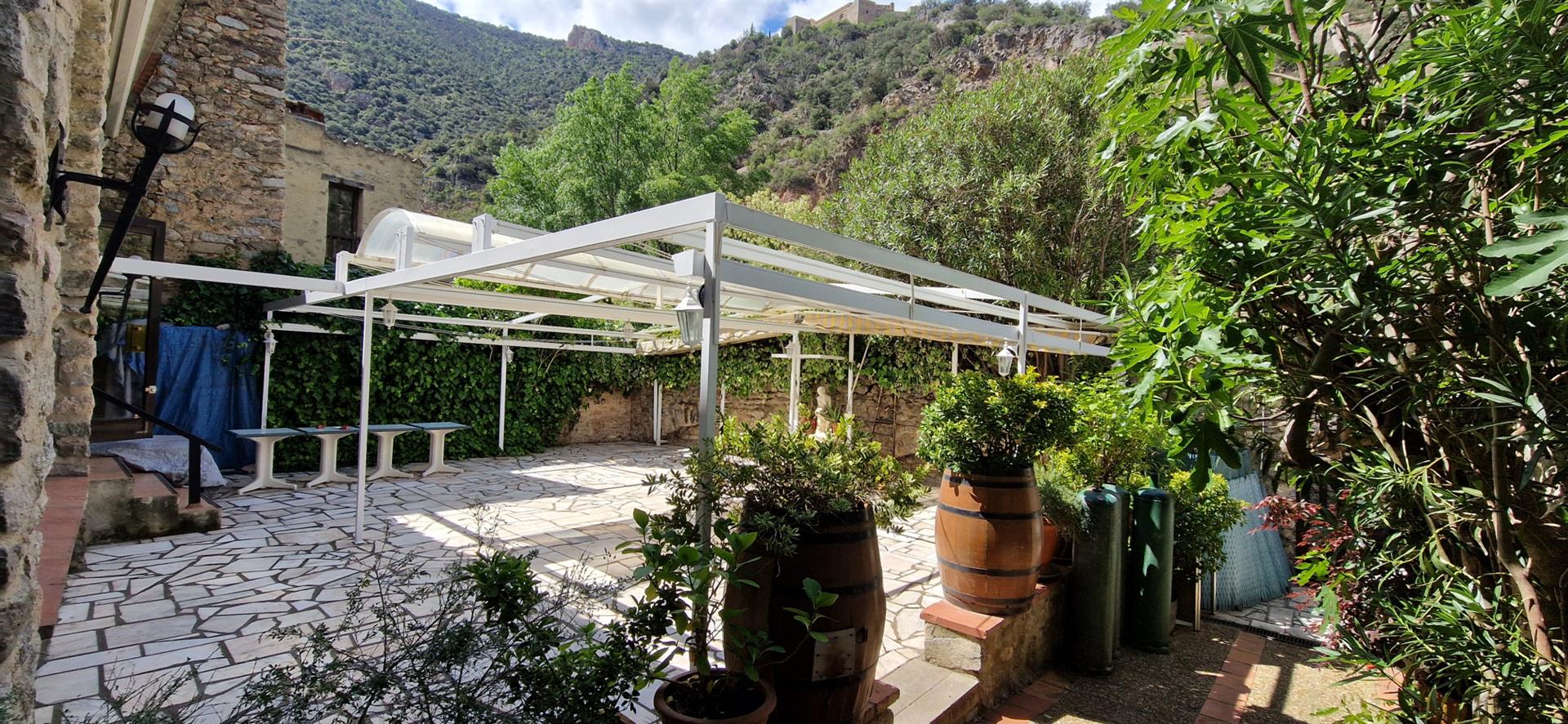 Villefranche de Conflent - Real estate complex for investors