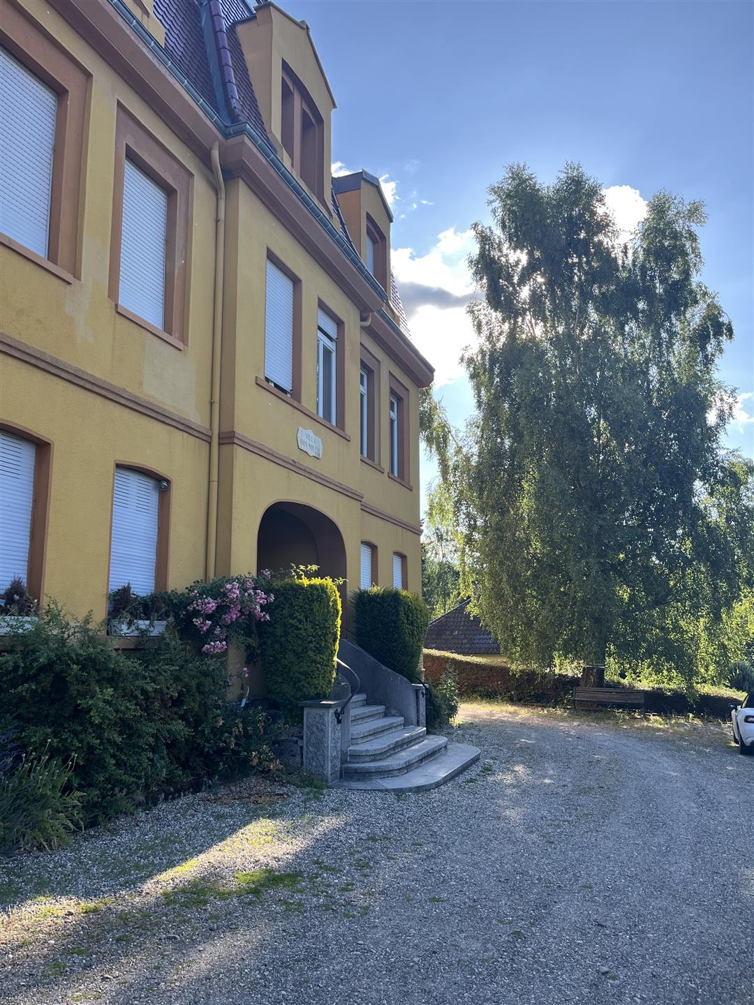 Vista panorâmica / apartamento renovado de 2 quartos / 45 min Estrasburgo-Colmar / 1h15 Basileia