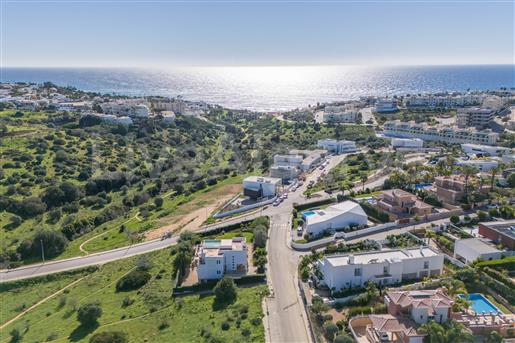 Uitzicht op zee | Luxe ultramoderne T3+2 villa in Porto De Mós te koop - Lagos