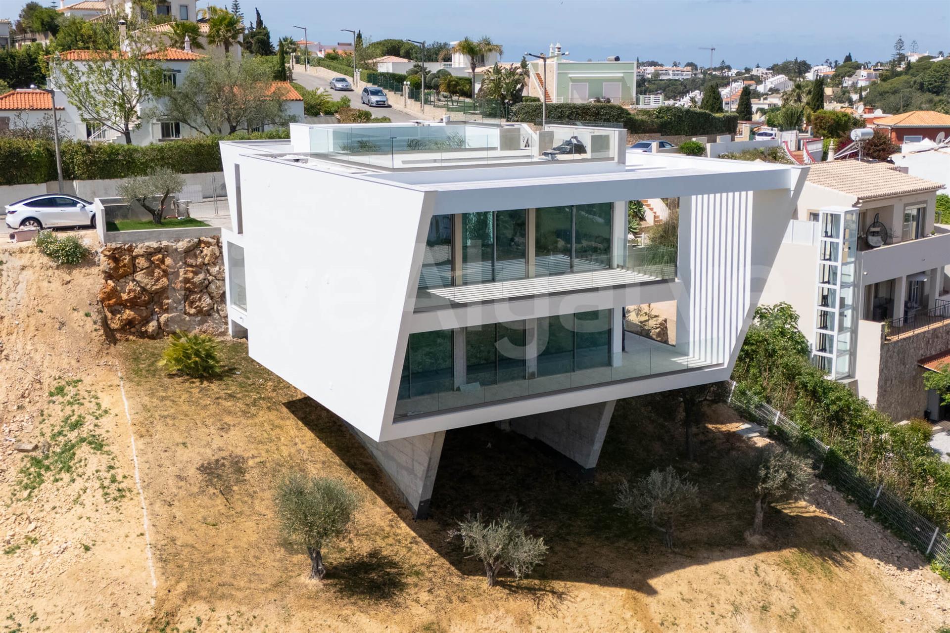 Neuentwicklung | Eine moderne Luxusvilla T3 in Carvoeiro zu verkaufen - Lagoa