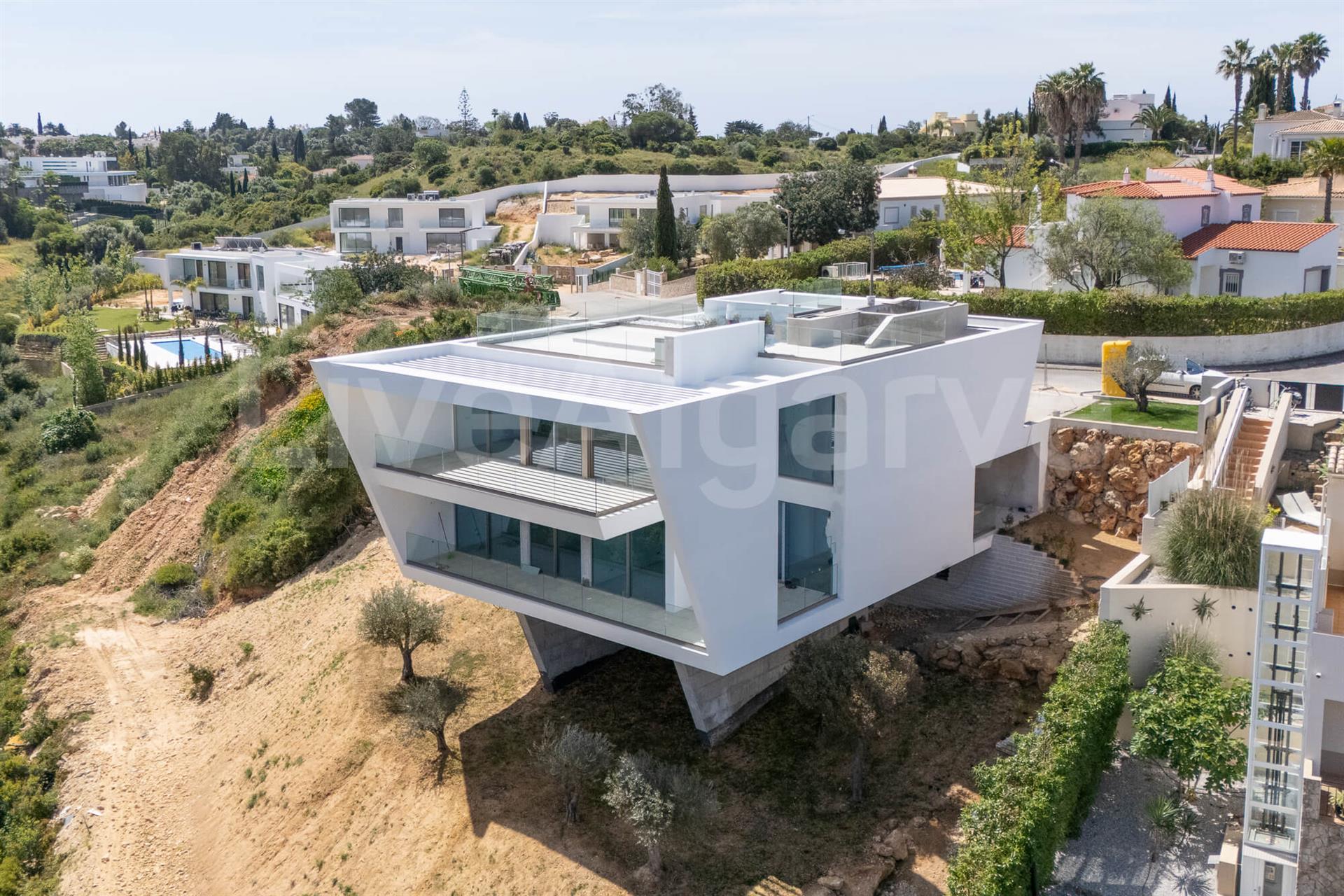 Neuentwicklung | Eine moderne Luxusvilla T3 in Carvoeiro zu verkaufen - Lagoa