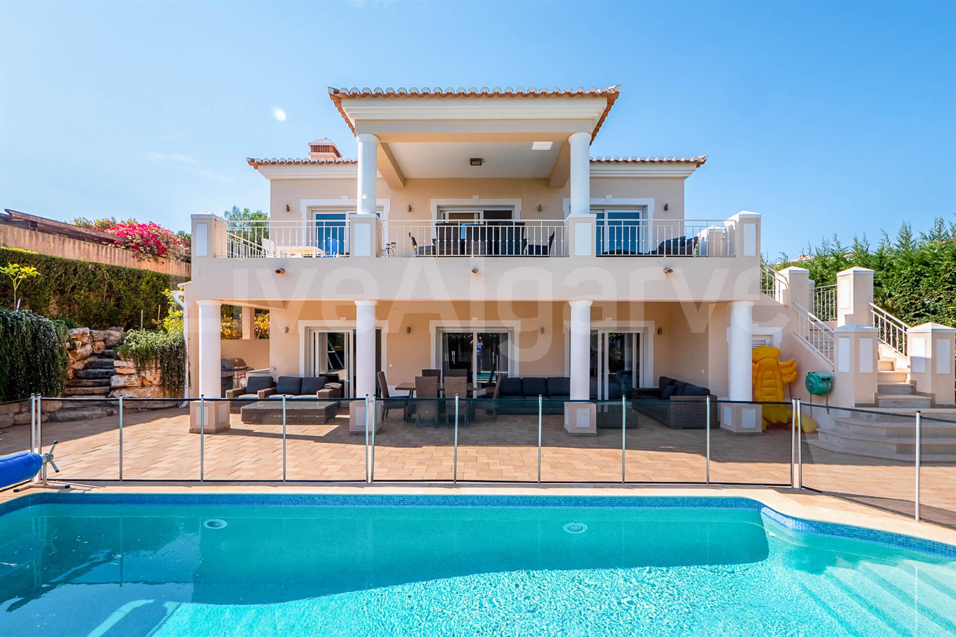 Exclusive | Luxurious Sea View T3 Villa for Sale in Praia da Luz – Lagos