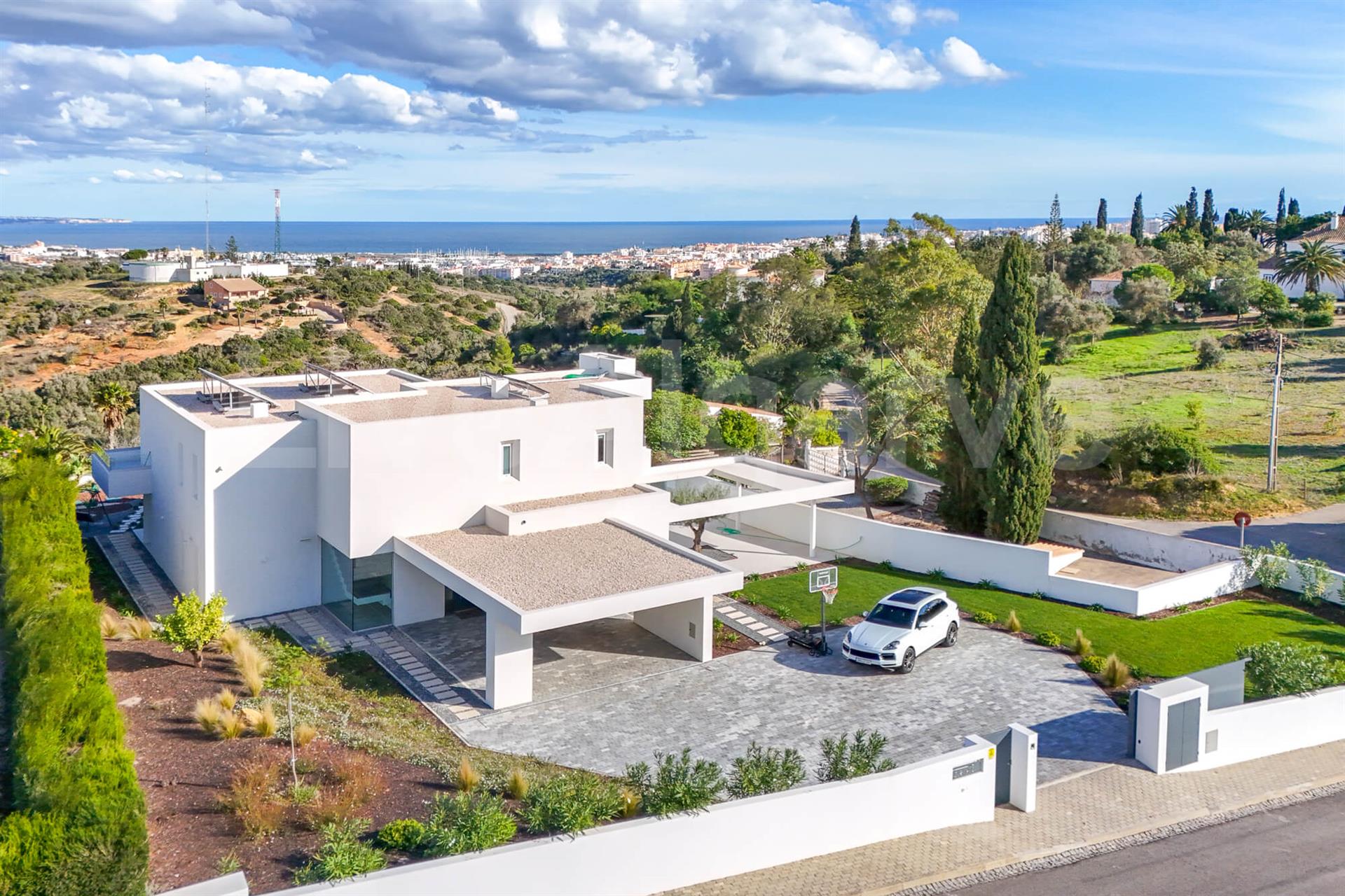 Ocean View | Exquisite Ultra-Modern T5 Villa at Funchal for Sale - Lagos