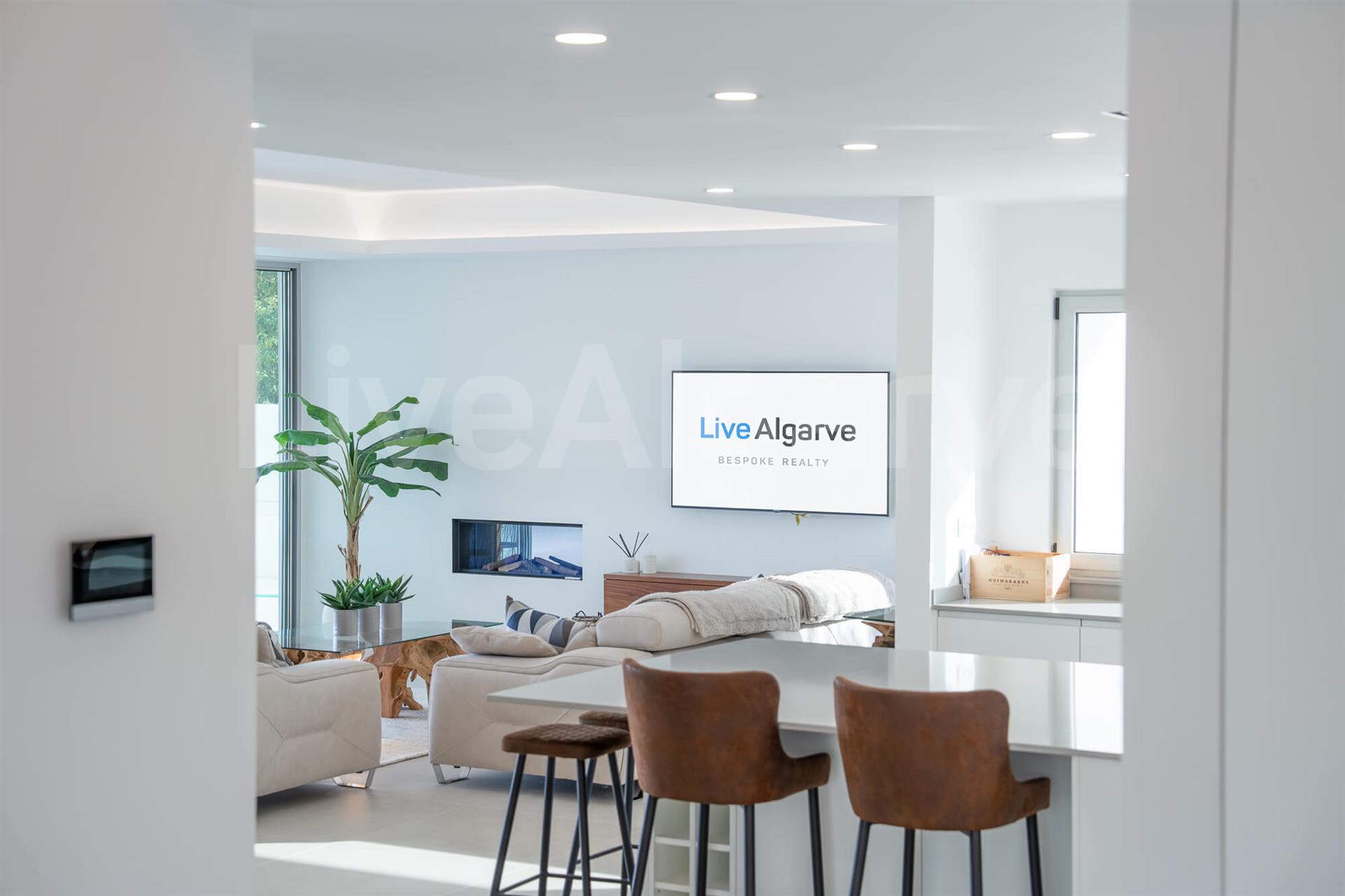 Ocean View | Exquisite Ultra-Modern T5 Villa at Funchal for Sale - Lagos
