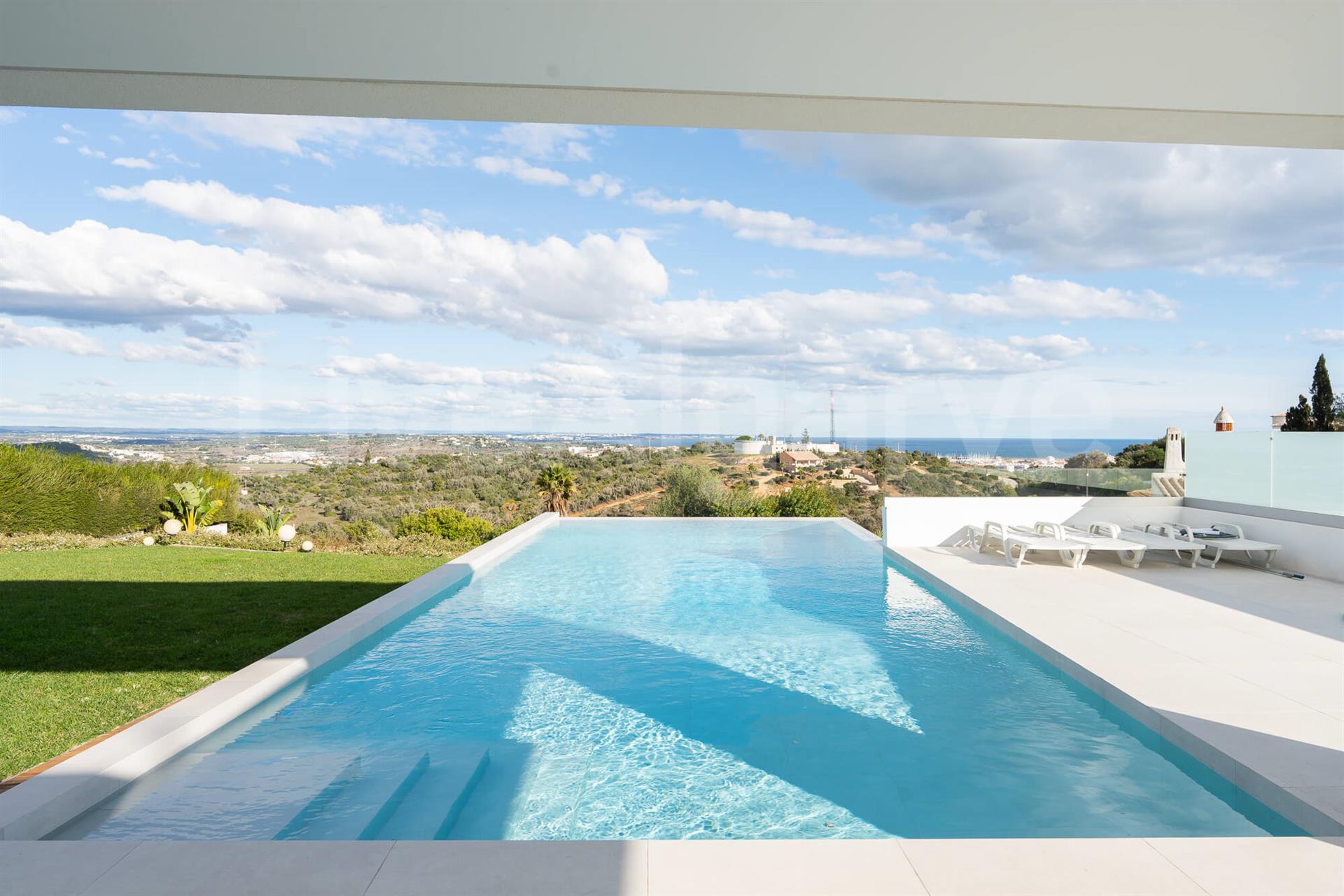 Ocean View | Exquisite Ultra-Modern T5 Villa at Funchal for Sale - Lagos