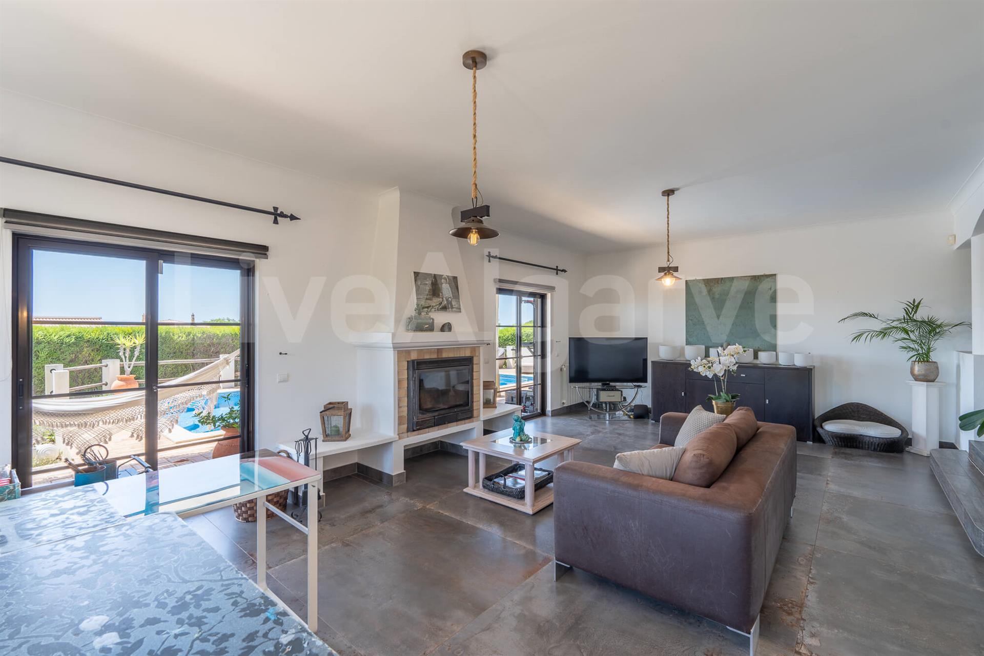 Sea View | Charming T3+1 Villa At Porto Dona Maria, Luz For Sale - Lagos