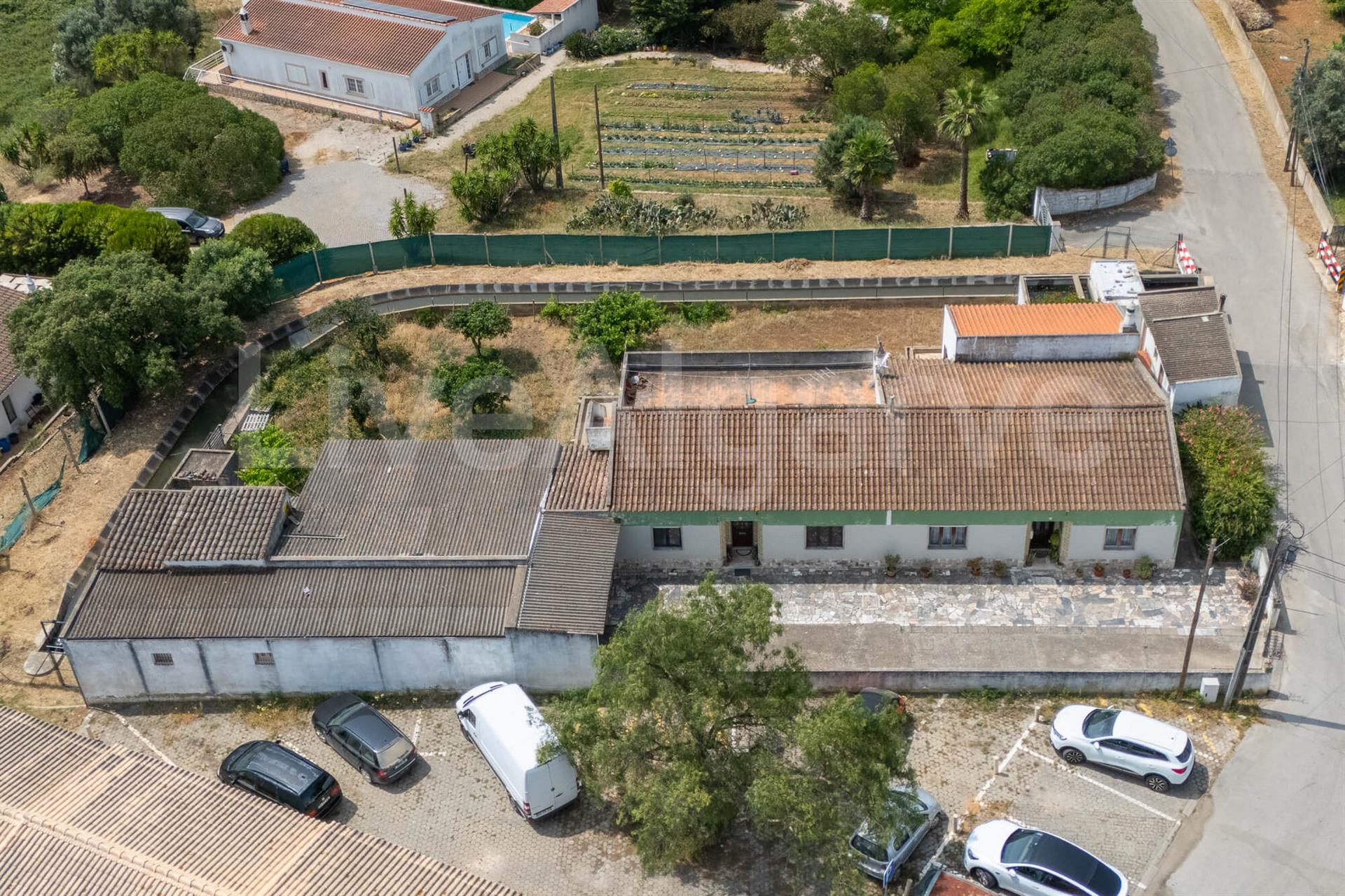 Opportunity | 2 Attached Traditional Portuguese T3 Houses at Odiáxere for Sale - Lagos