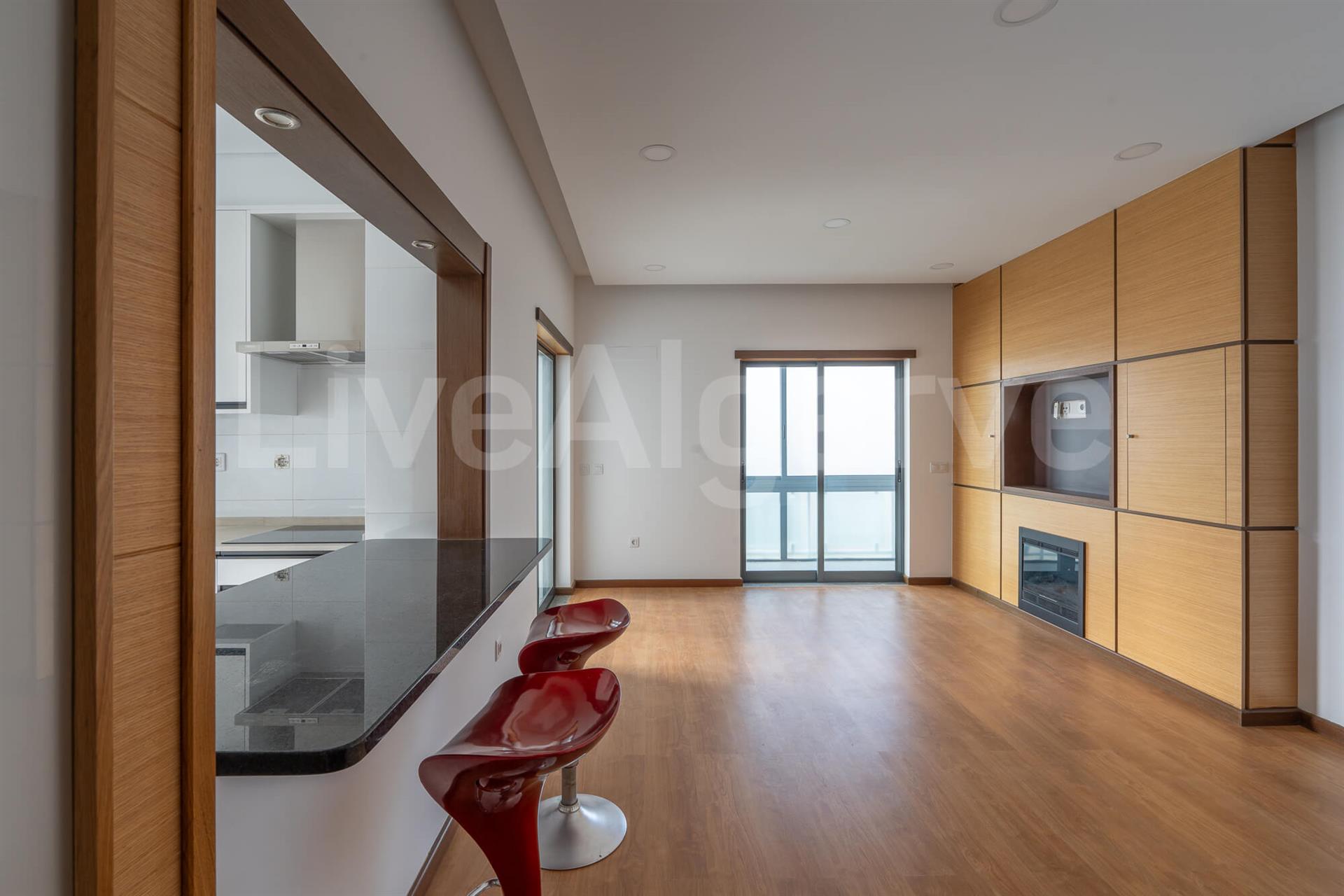 Cobertura | Apartamento T2 Moderno com Amplo Terraço no Parque De Moinho Para Venda - Lagos