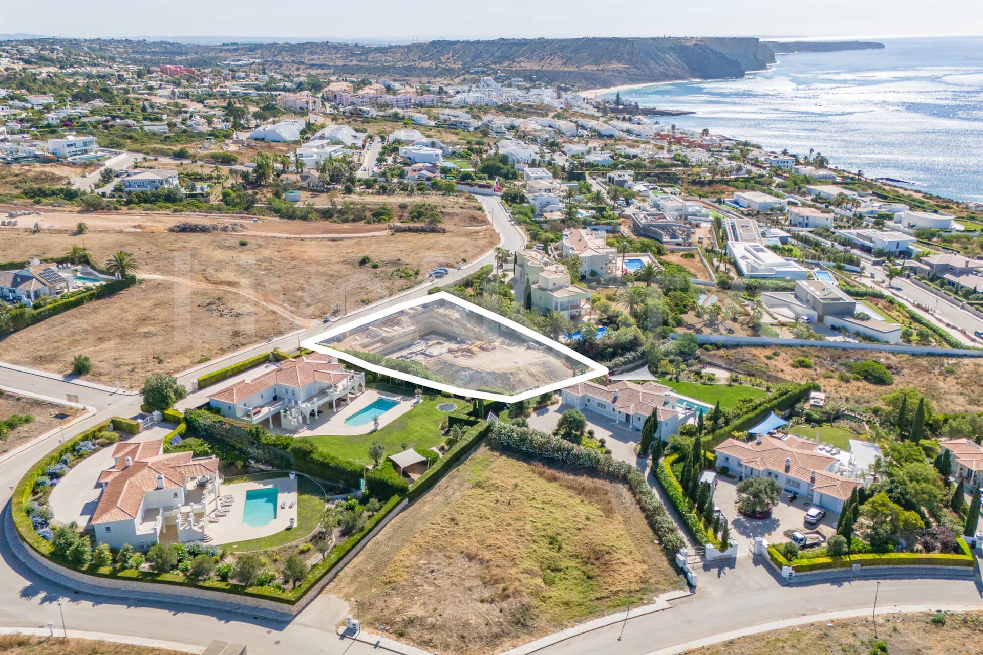 Sea View | Ultra-Modern Luxury T4 Villa Under Construction in Praia da Luz for Sale- Lagos