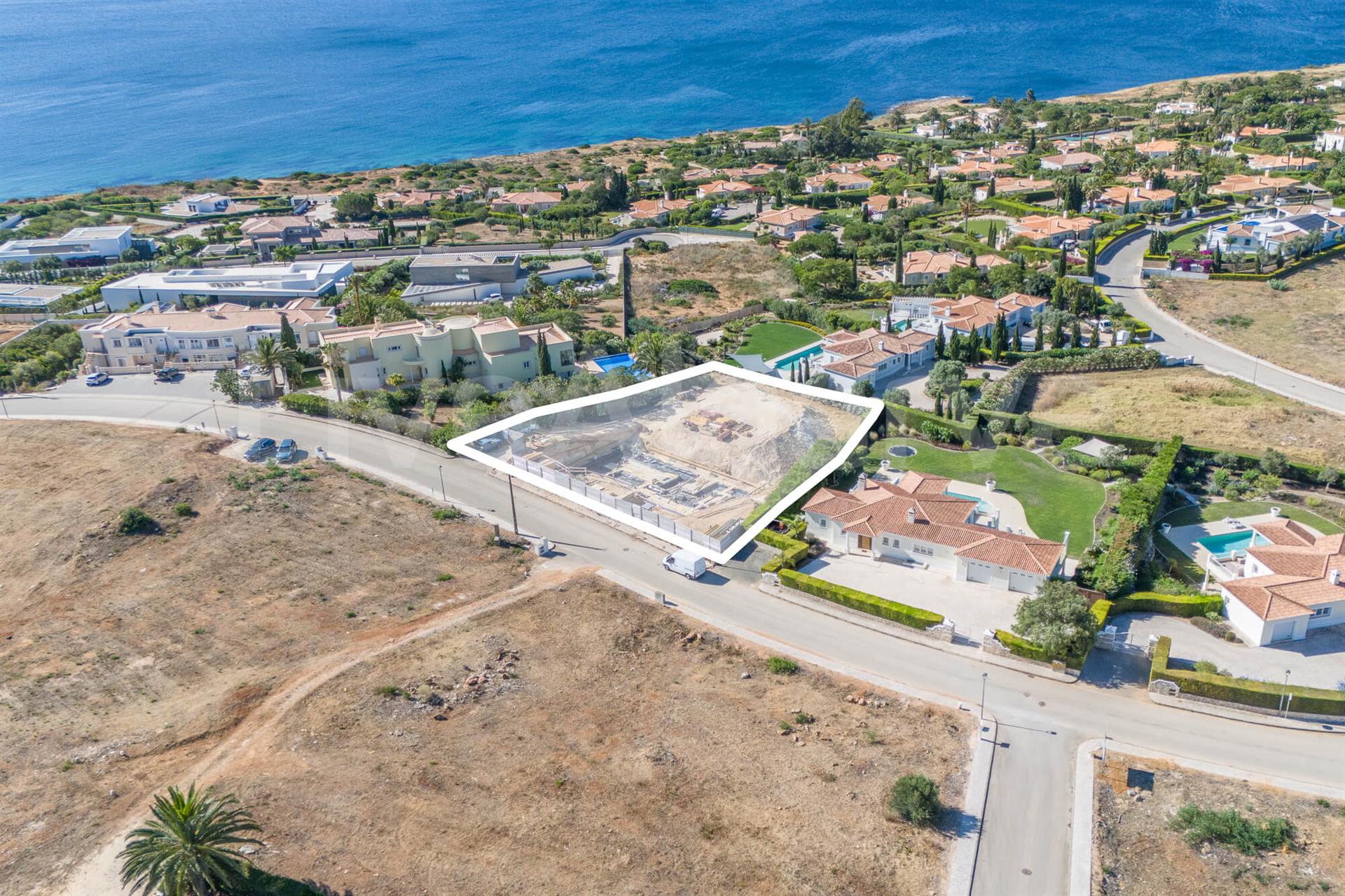 Sea View | Ultra-Modern Luxury T4 Villa Under Construction in Praia da Luz for Sale- Lagos