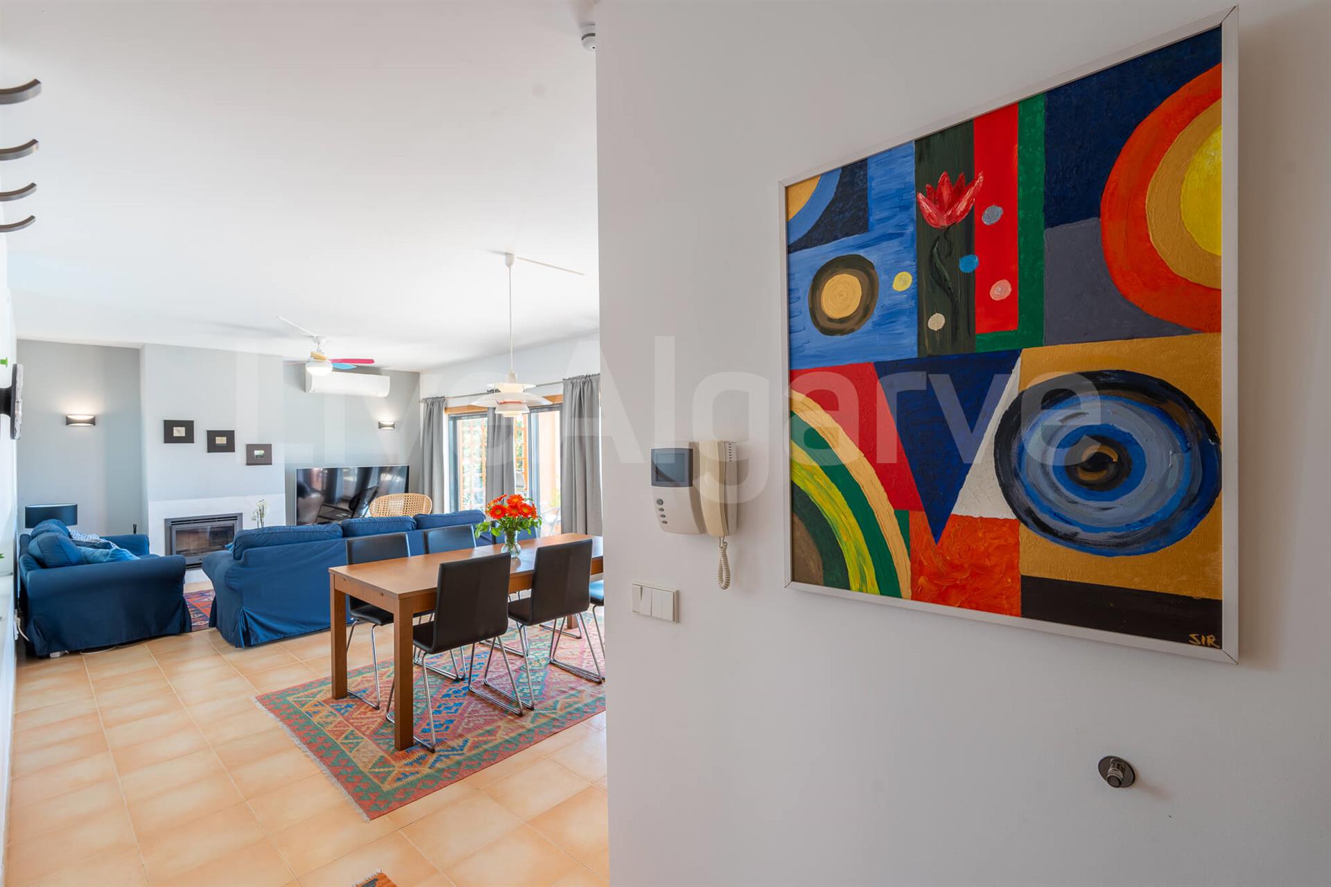 Luxury | Modern T3 Villa in Sought-After Ameijeira for Sale - Lagos