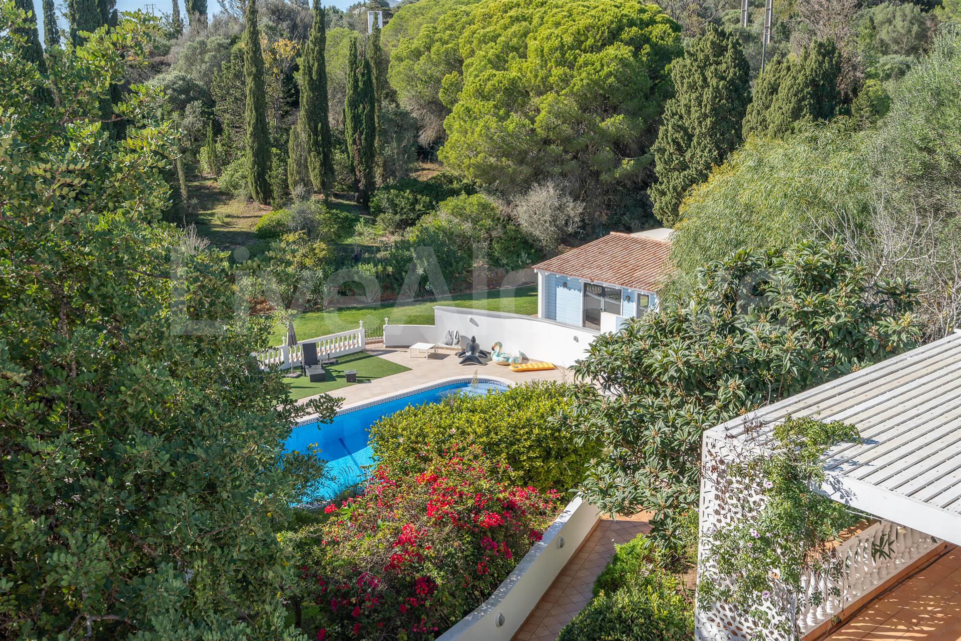 Sea View | Elegant T6 Villa in Funchal for Sale – Lagos