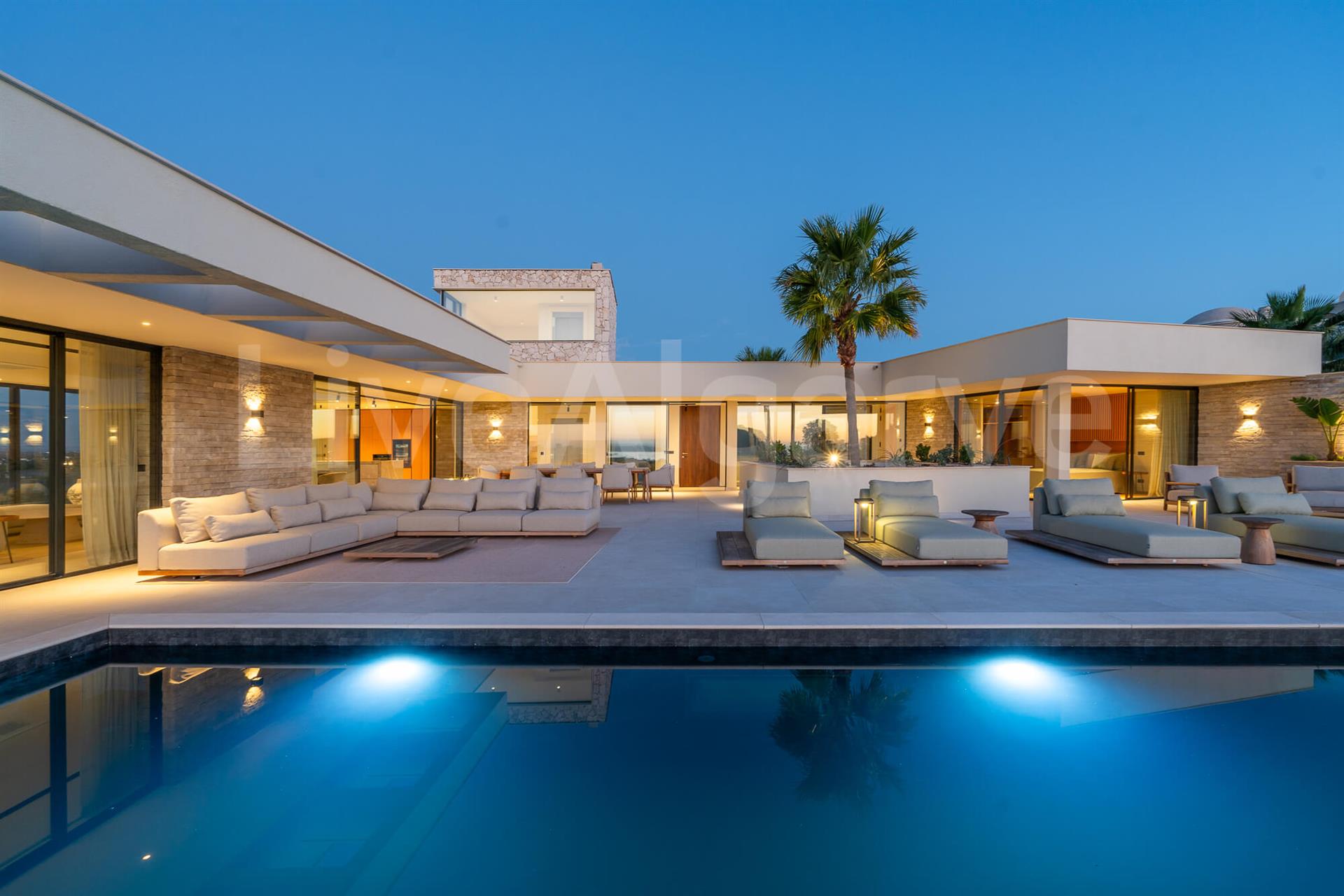 Meerblick | Neue 3 +2 Sz Luxus Villa in Estômbar zum Verkauf – Lagoa