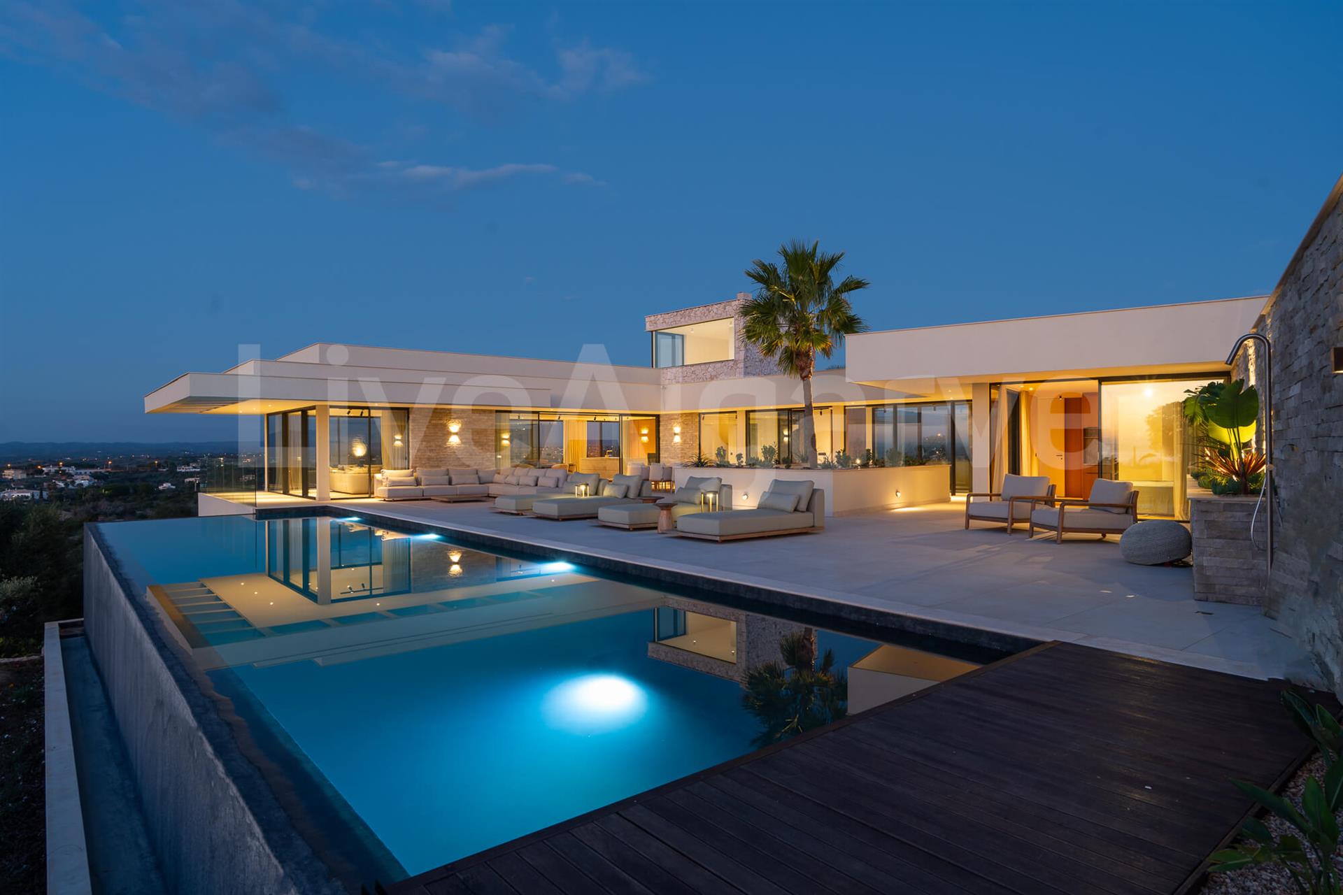 Meerblick | Neue 3 +2 Sz Luxus Villa in Estômbar zum Verkauf – Lagoa