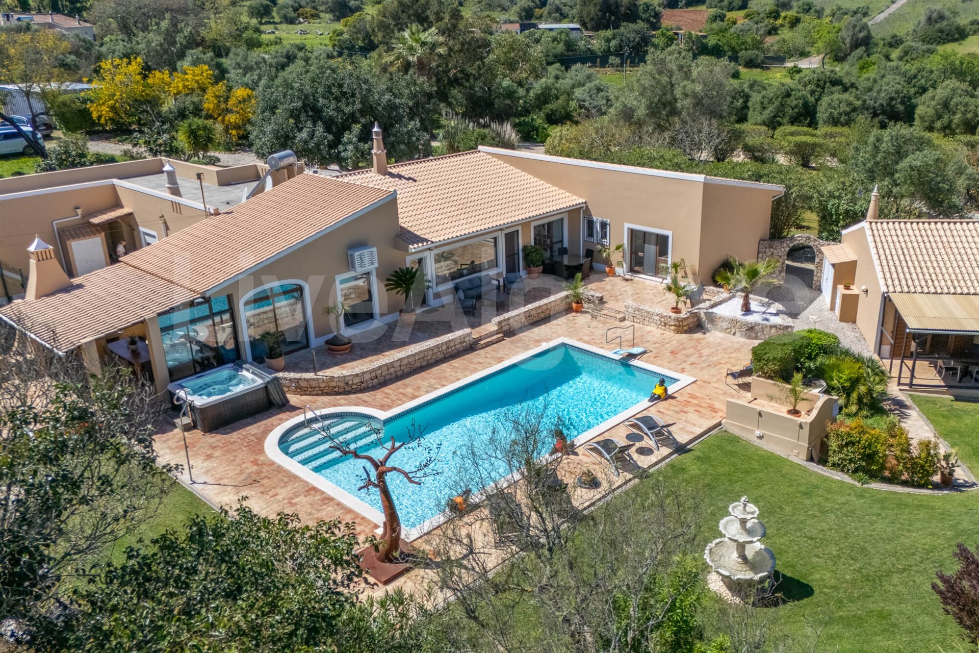 Additional image 2 of Lagos