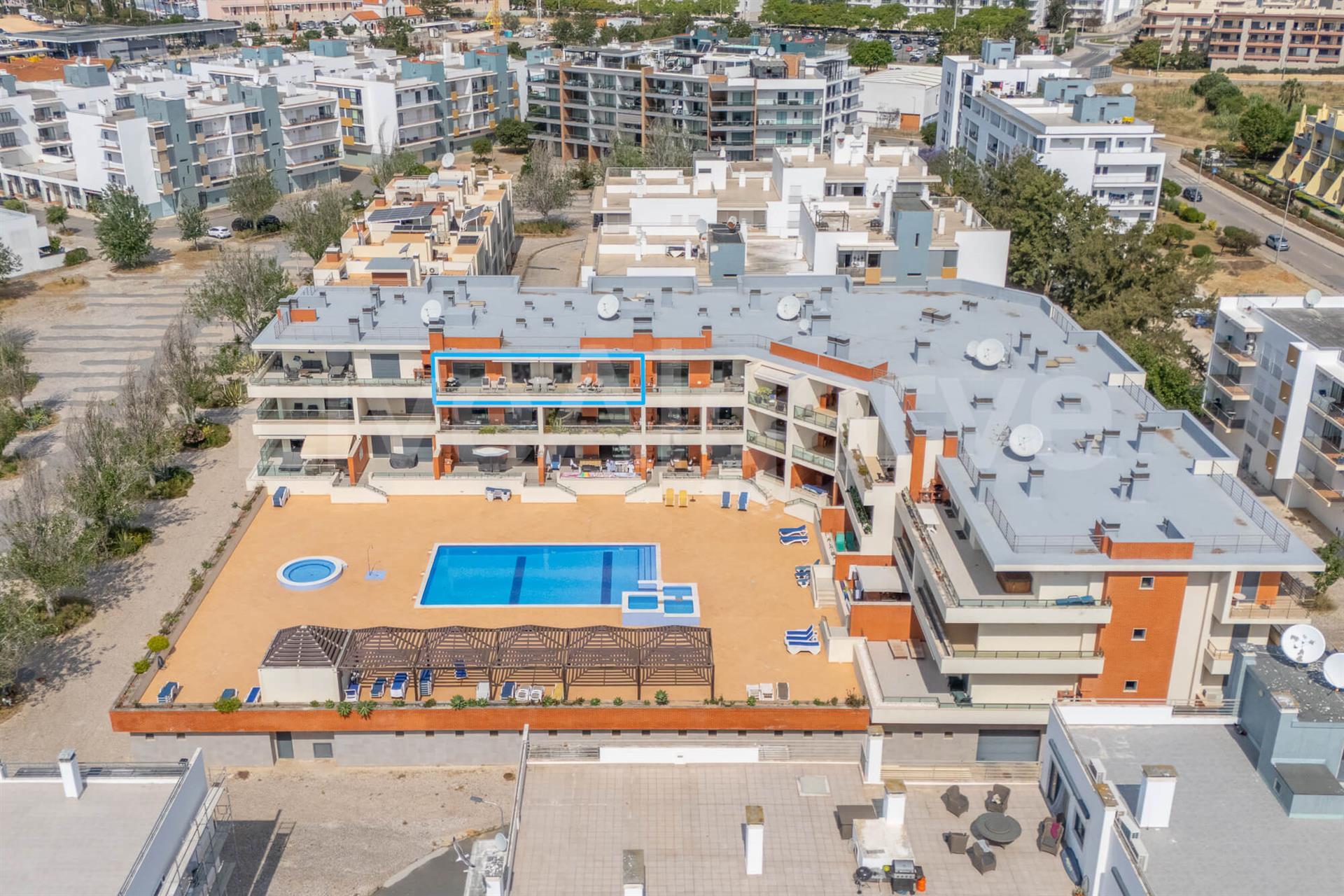 Luxury | T4 Penthouse with Panoramic Sea and City Views at Meia Praia for Sale – Lagos