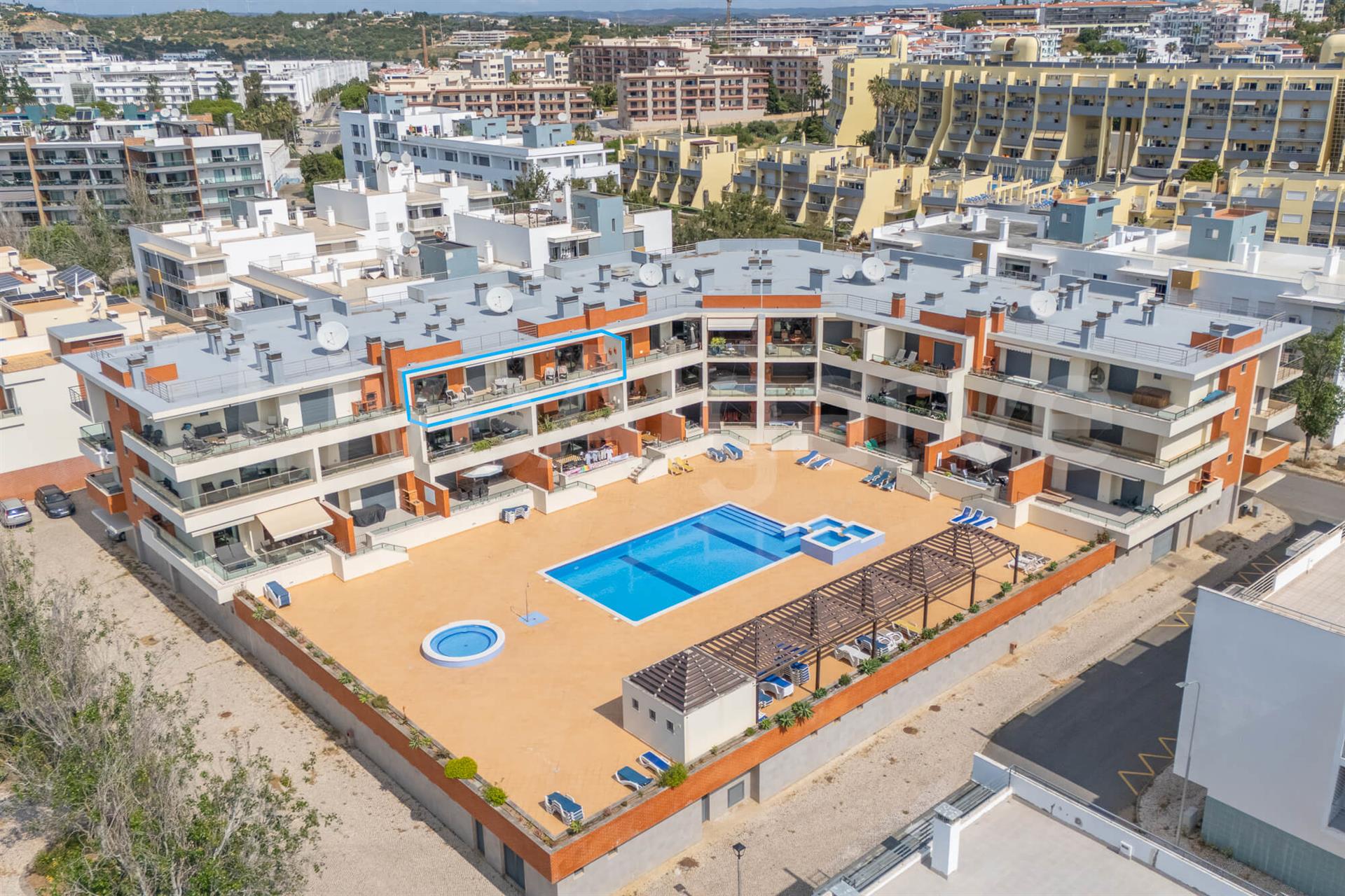 Luxury | T4 Penthouse with Panoramic Sea and City Views at Meia Praia for Sale – Lagos