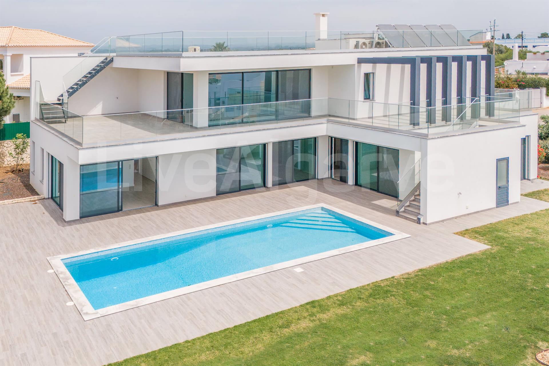 Uitzicht op zee | Ultramoderne luxe T4+1 villa in Ferragudo te koop - Lagoa