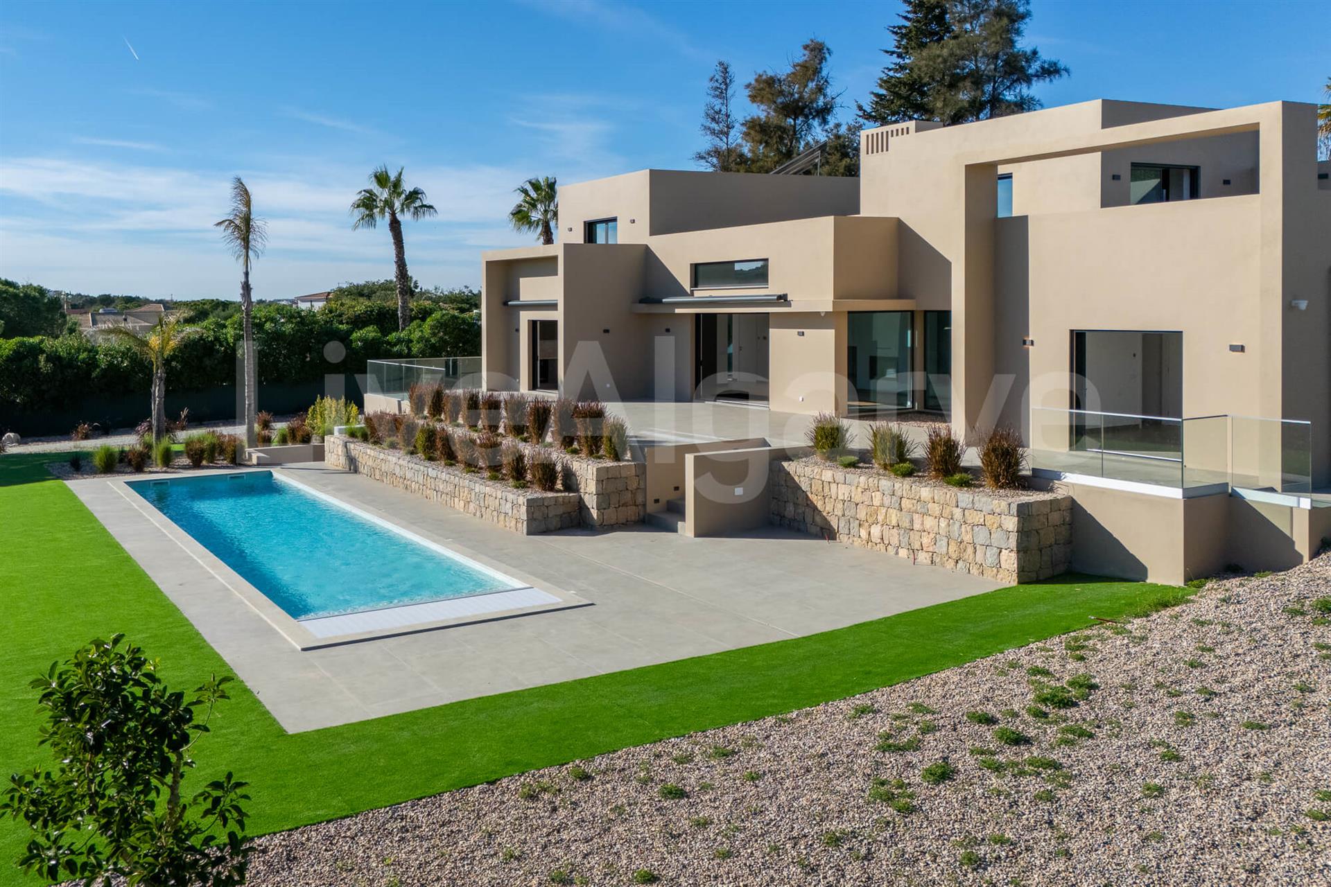 Neubau | Moderne 4 Sz Luxusvilla in Carvoeiro zum Verkauf – Lagoa