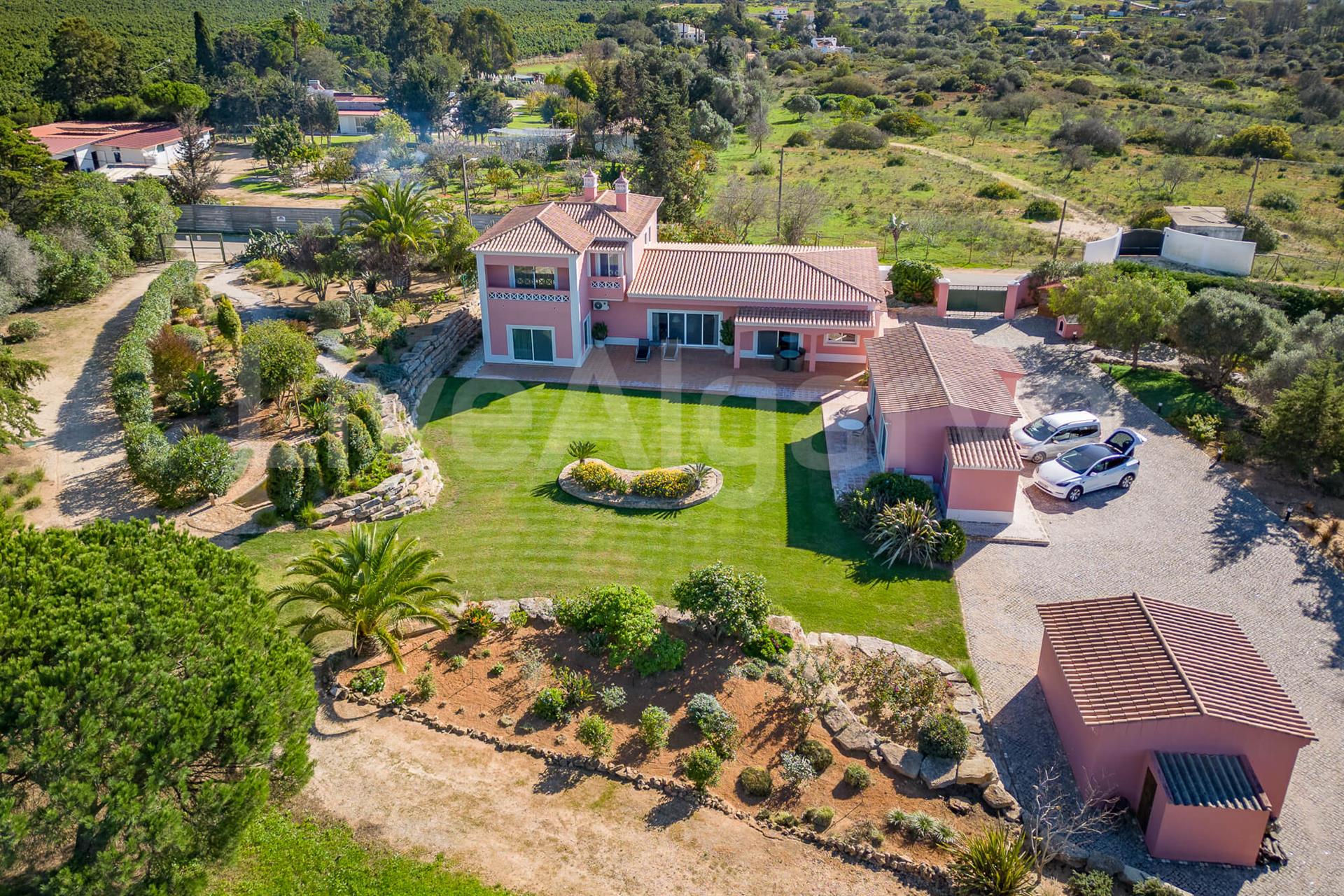 Secluded | Beautiful Luxury T3+1 Country Estate at Barão São João for Sale - Lagos