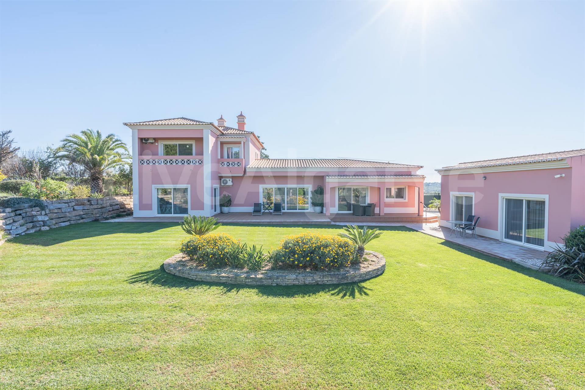 Secluded | Beautiful Luxury T3+1 Country Estate at Barão São João for Sale - Lagos
