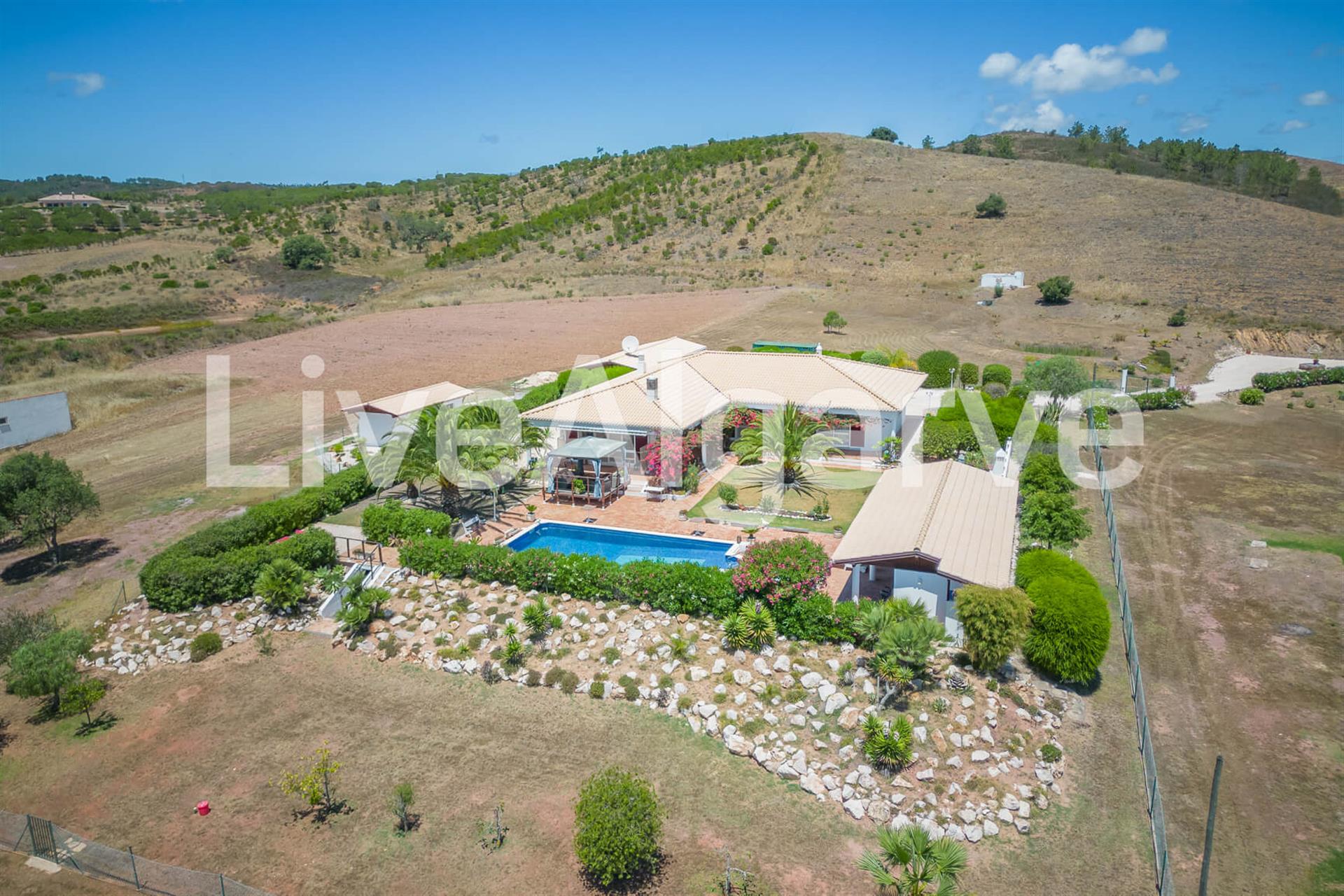 Outstanding | Luxury T4 Country Villa For Sale In Bensafrim – Lagos