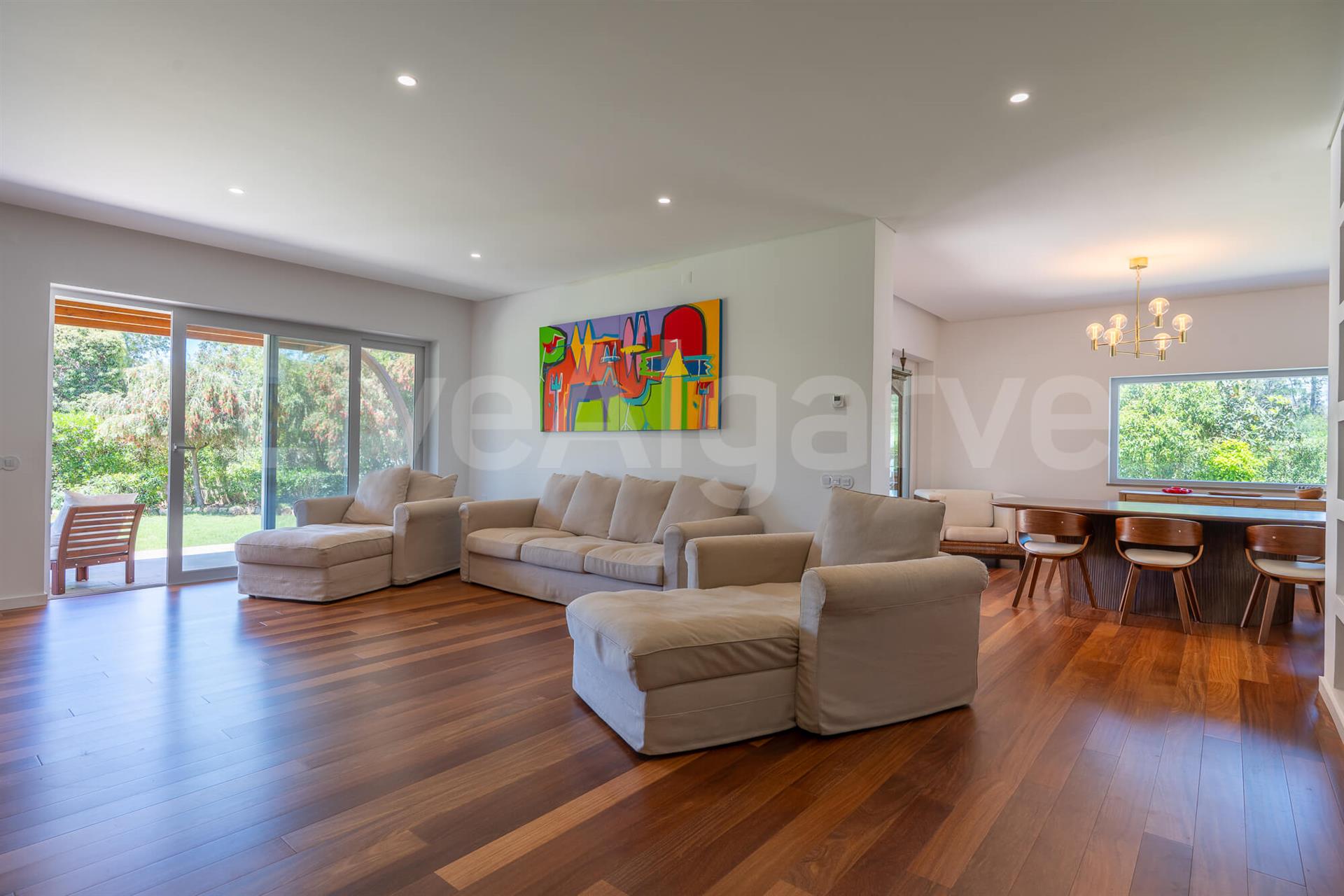 Luxury | Classy Refurbished T4+1 Villa at Penina Golf Resort, Alvor for Sale - Portimão