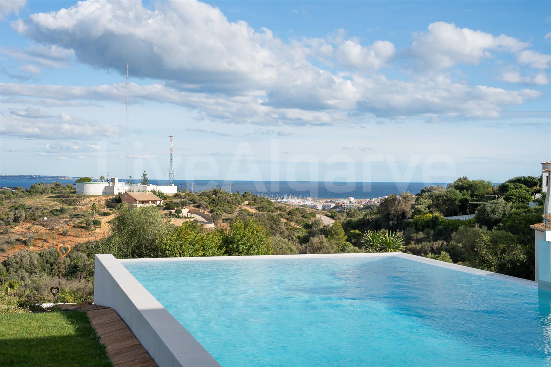 Ocean View | Exquisite Ultra-Modern T5 Villa at Funchal for Sale - Lagos
