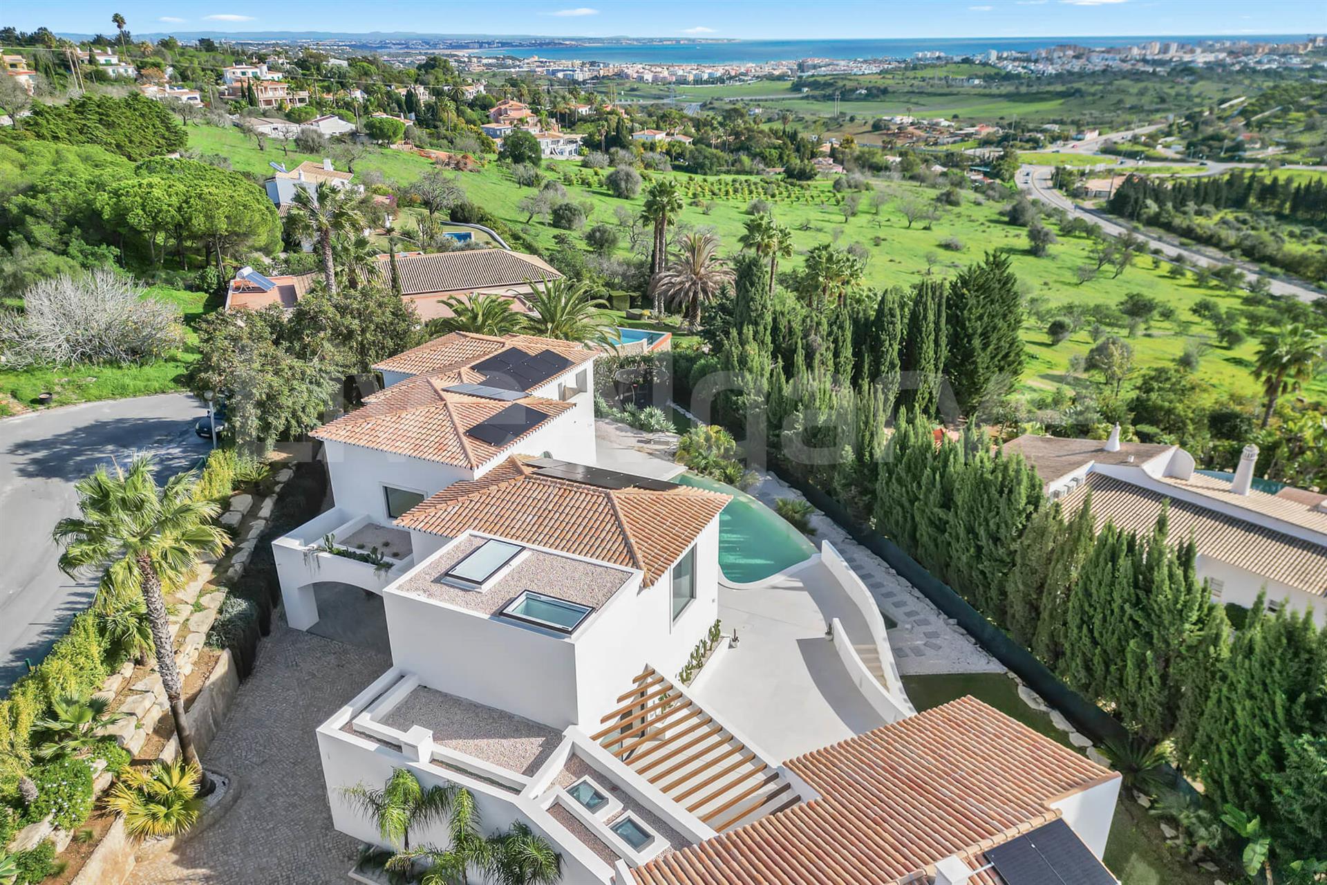 Sea View | Unique Featured T4 Grand Villa At Funchal For Sale - Lagos