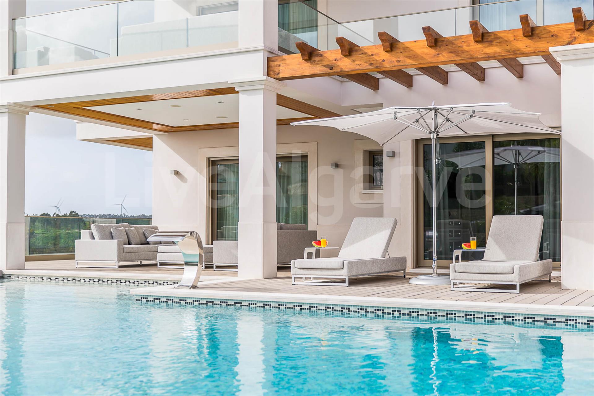 Luxury | Elegante T5 Mansion for Sale at Santo António Golf Resort, Budens - Vila do Bispo