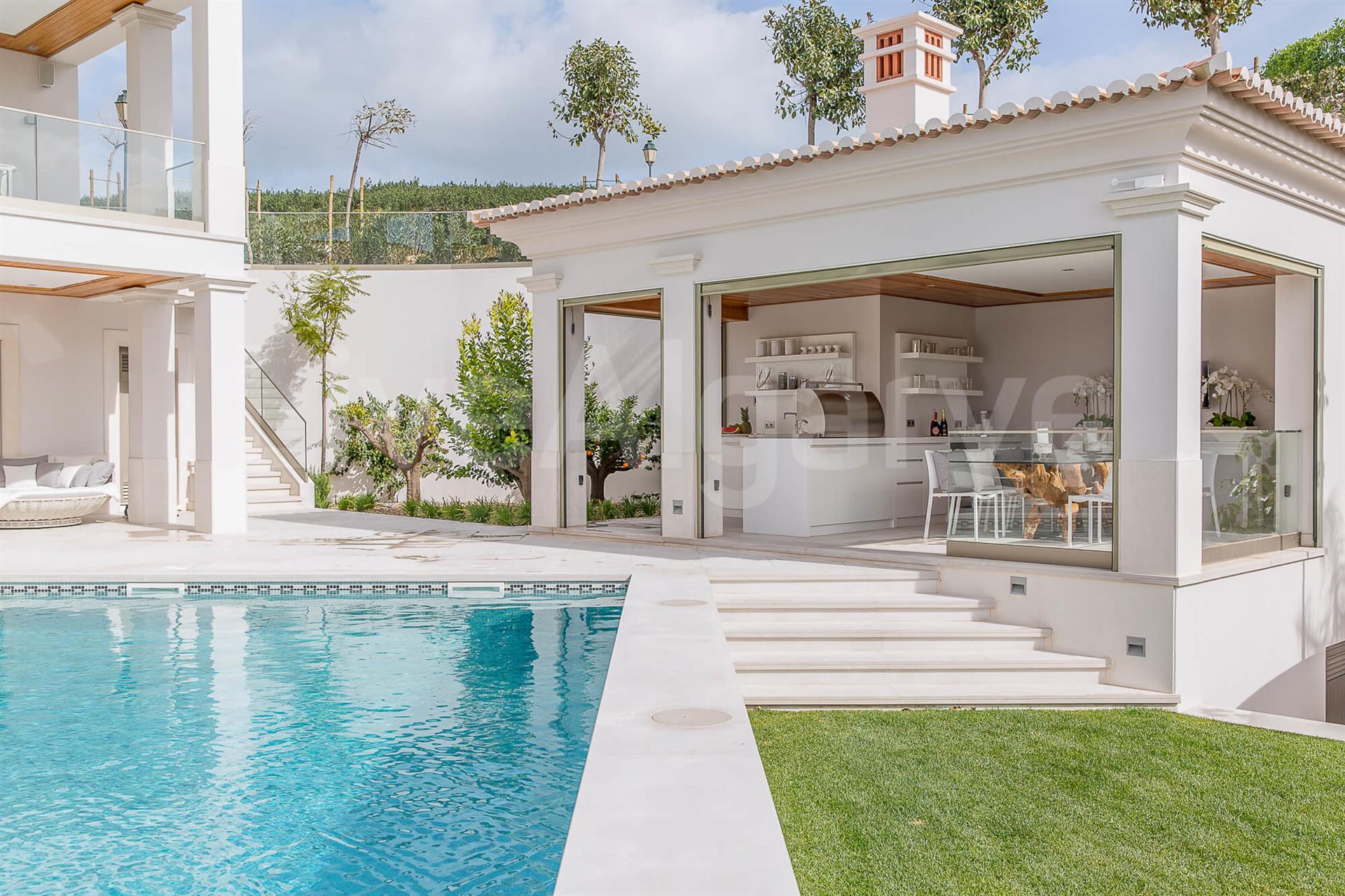 Luxury | Elegante T5 Mansion for Sale at Santo António Golf Resort, Budens - Vila do Bispo
