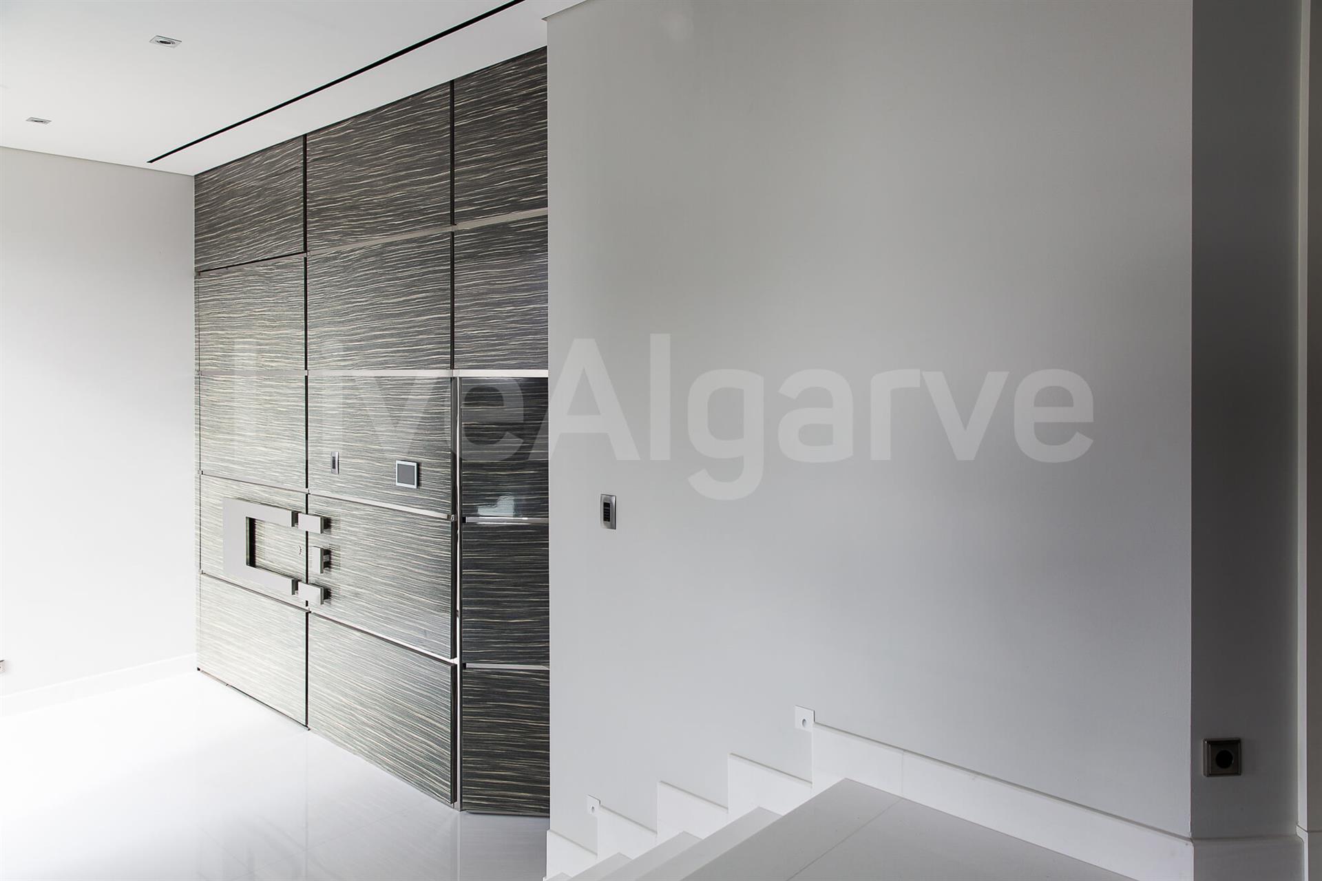 Luxury | Elegante T5 Mansion for Sale at Santo António Golf Resort, Budens - Vila do Bispo