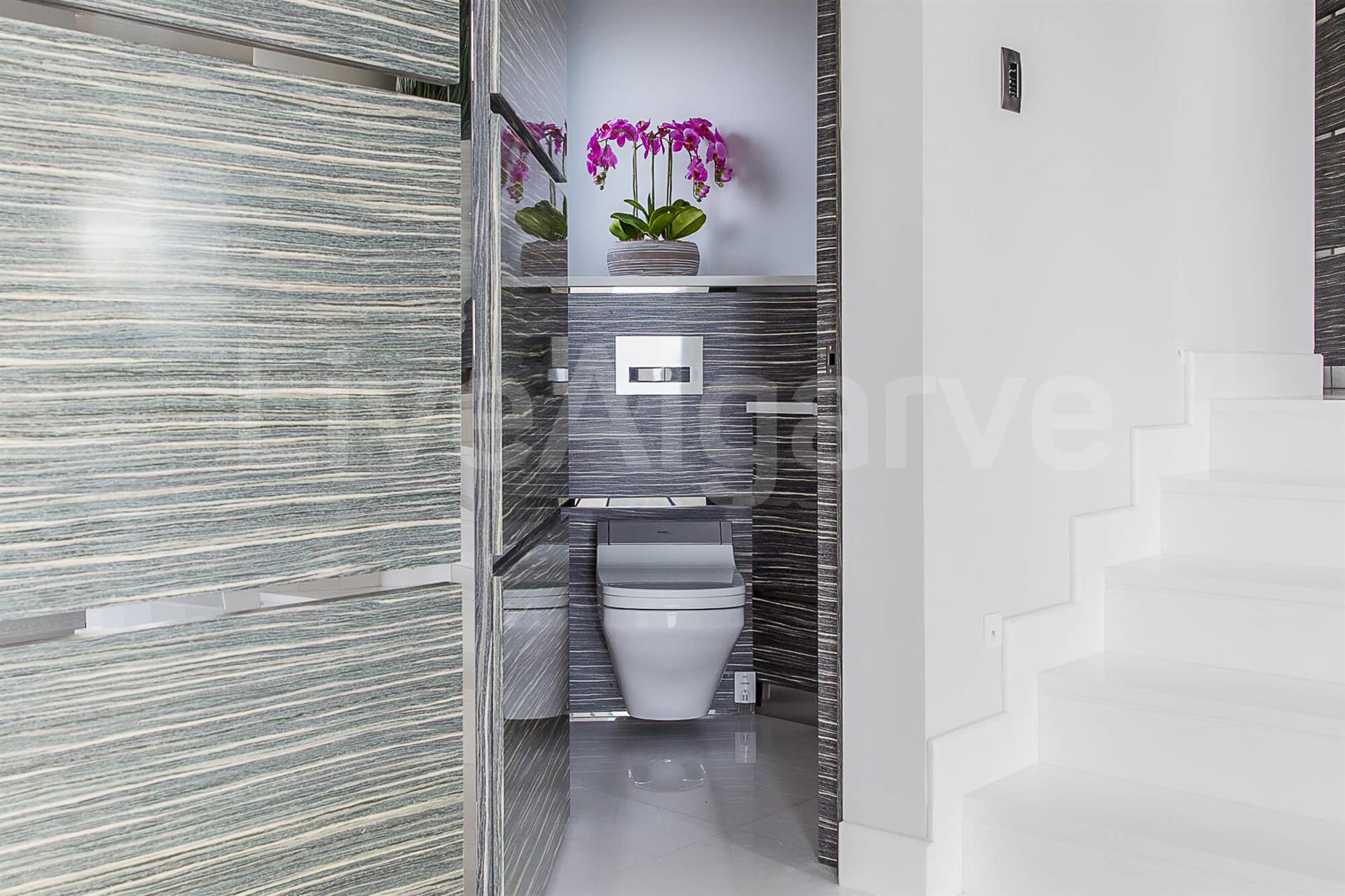 Luxury | Elegante T5 Mansion for Sale at Santo António Golf Resort, Budens - Vila do Bispo