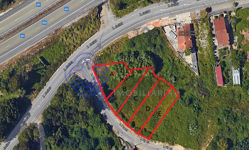 Terreno para construção de moradias/apartamentos em Barreiro junto à A41