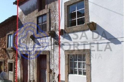 6 bedroom building, with backyard in Oledo to recover